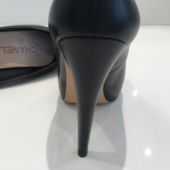 Authentic Chanel high heel pumps - Picture 4 of 7